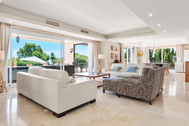 4 sypialnia Willa na sprzedaż w Chullera, Manilva z basenem - 1 499 000 € (Ref: 9868455)