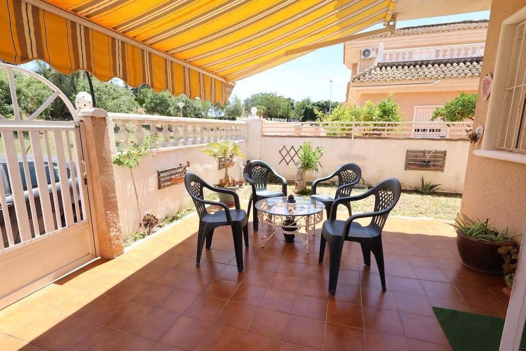 3 chambre Villa/Maison à vendre à Torrevieja avec piscine garage - 264 900 € (Ref: 9868459)