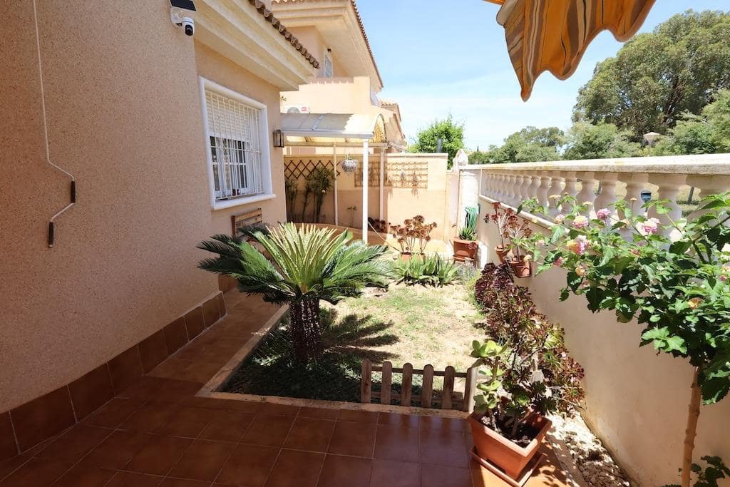 3 chambre Villa/Maison à vendre à Torrevieja avec piscine garage - 264 900 € (Ref: 9868459)