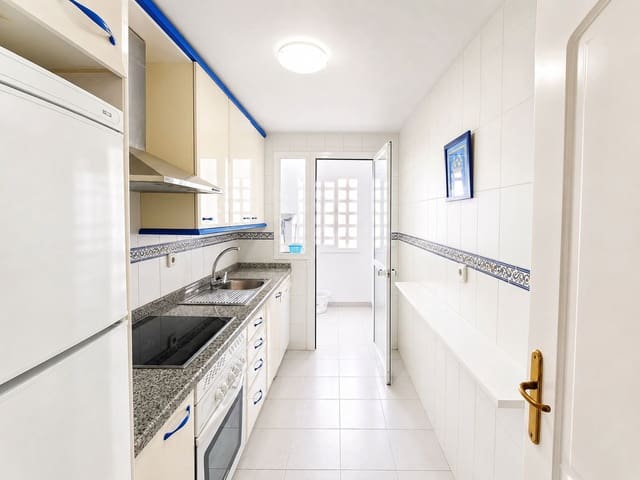 1 quarto Apartamento para venda em La Duquesa / Puerto de la Duquesa, Manilva - 299 000 € (Ref: 9873155)