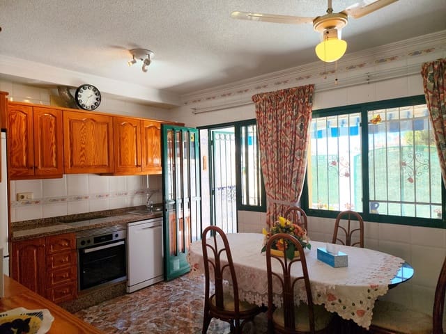 3 slaapkamer Huis te koop in La Zenia, Orihuela met garage - € 250.000 (Ref: 9873160)