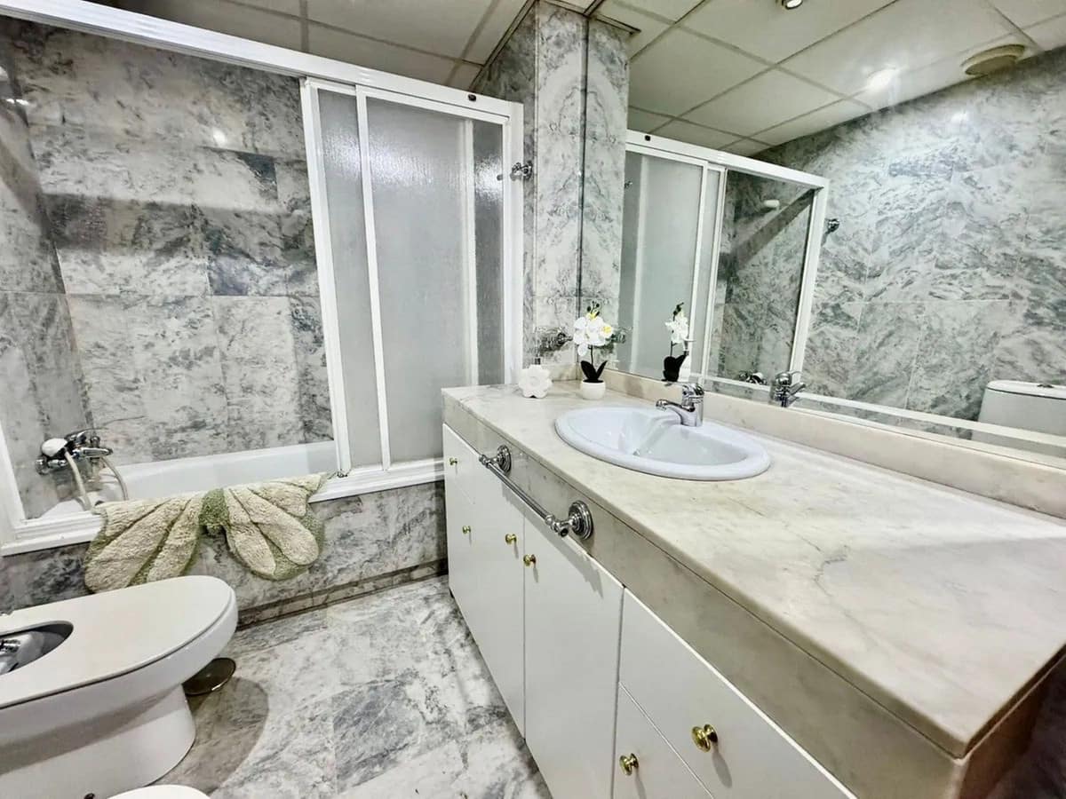 1 bedroom Apartment for sale in Mijas with garage - € 360,000 (Ref: 9875937)
