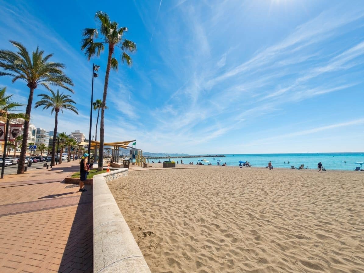 1 bedroom Apartment for sale in Mijas Costa with garage - € 360,000 (Ref: 9875938)