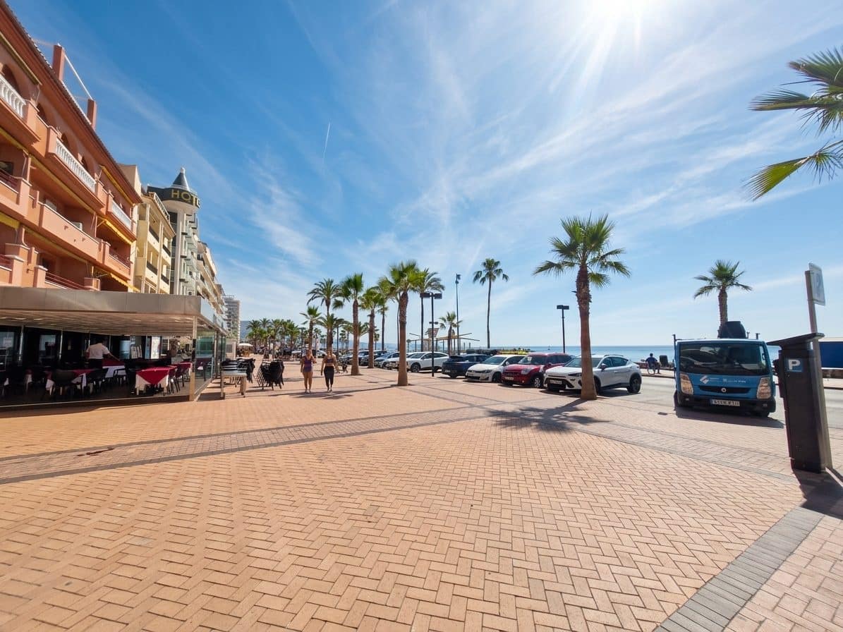 1 bedroom Apartment for sale in Mijas Costa with garage - € 360,000 (Ref: 9875938)