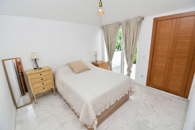 3 bedroom Apartment for sale in Los Pacos, Fuengirola - € 635,500 (Ref: 9875939)