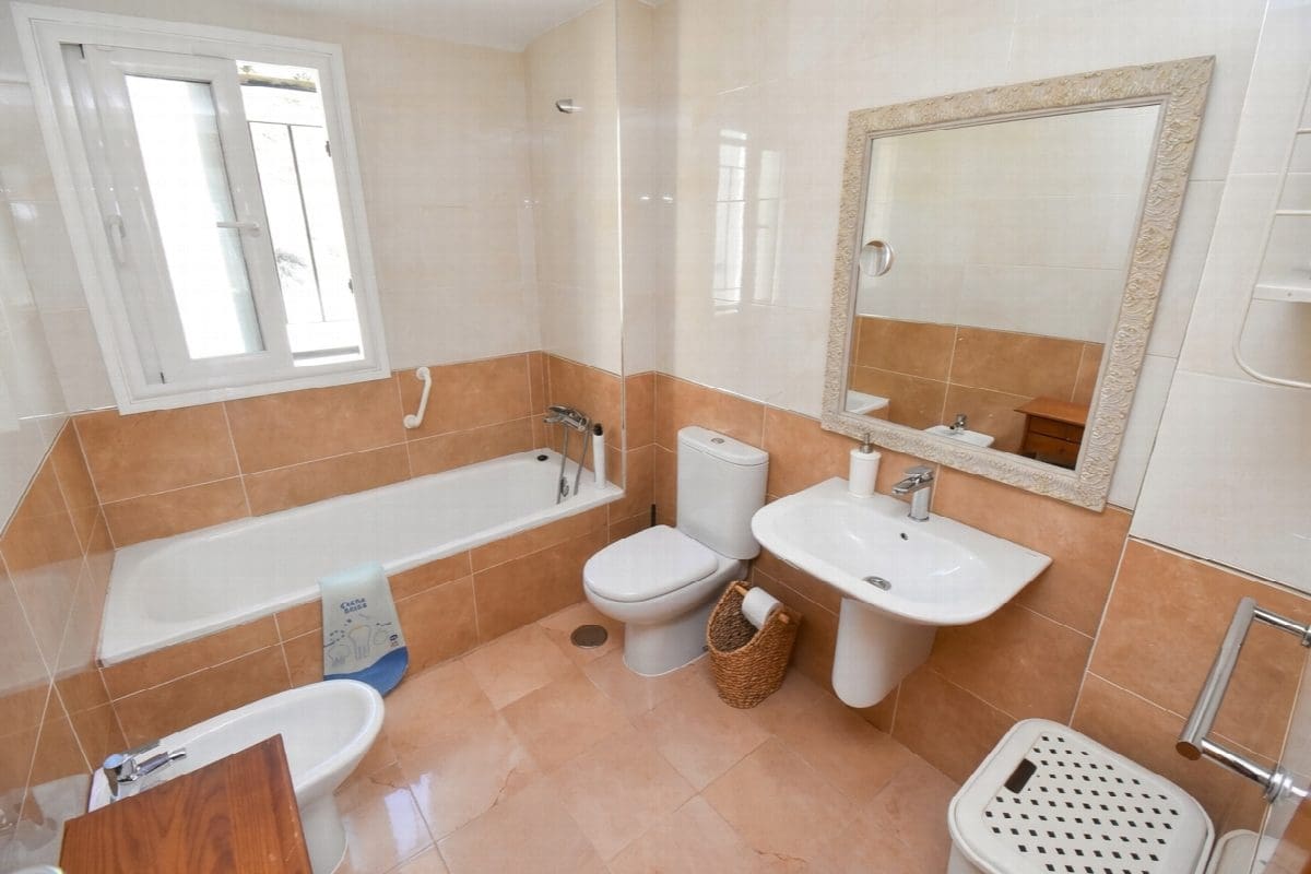 3 quarto Apartamento para venda em Fuengirola com piscina - 635 500 € (Ref: 9875939)