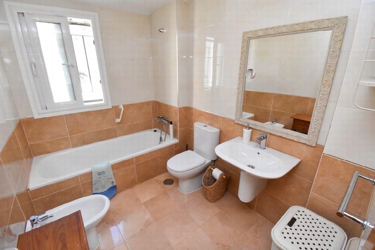 3 soveværelse Lejlighed til salg i Fuengirola med swimmingpool - € 635.500 (Ref: 9875940)