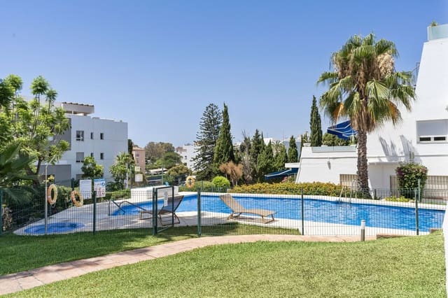 3 sypialnia Apartament na sprzedaż w Aloha Golf, Marbella z basenem - 630 000 € (Ref: 9875943)