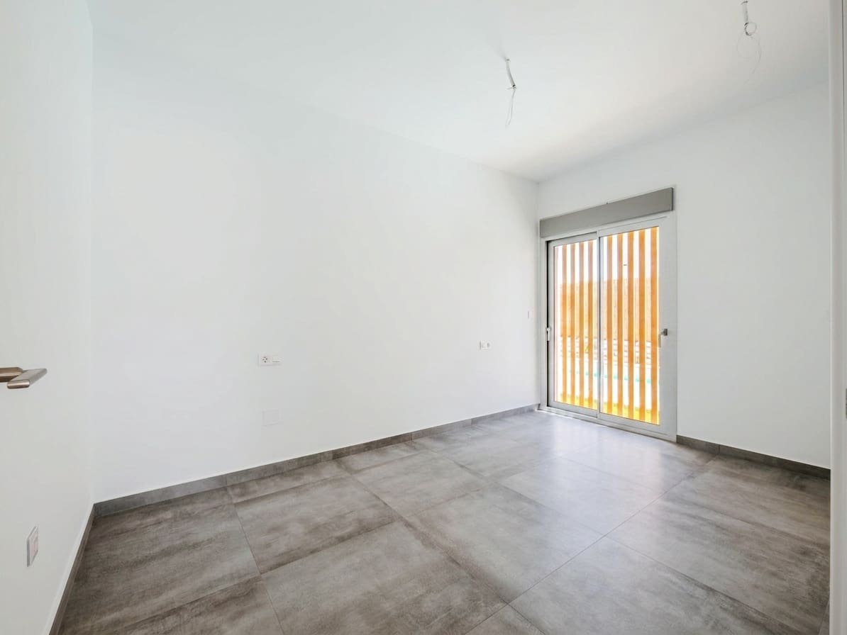 4 Zimmer Villa zu verkaufen in Algorfa mit Pool - 669.000 € (Ref: 9875945)