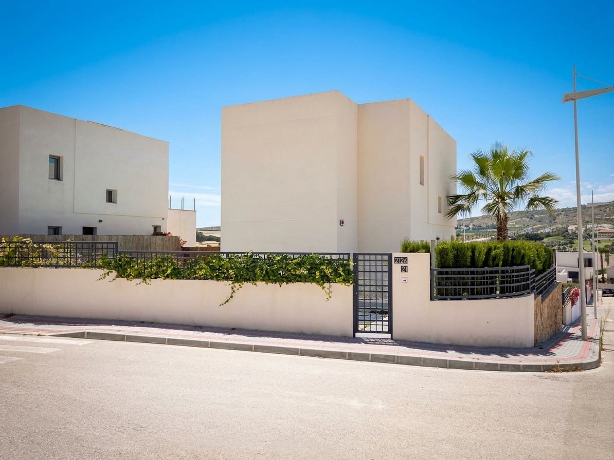 4 Zimmer Villa zu verkaufen in Algorfa mit Pool - 669.000 € (Ref: 9875945)