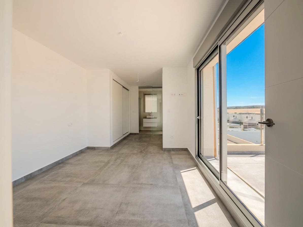 4 Zimmer Villa zu verkaufen in Algorfa mit Pool - 669.000 € (Ref: 9875945)