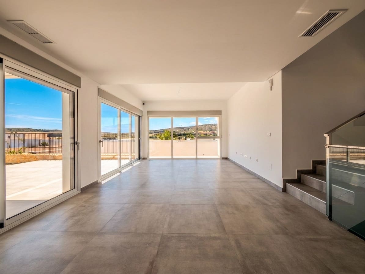 4 Zimmer Villa zu verkaufen in Algorfa mit Pool - 669.000 € (Ref: 9875945)