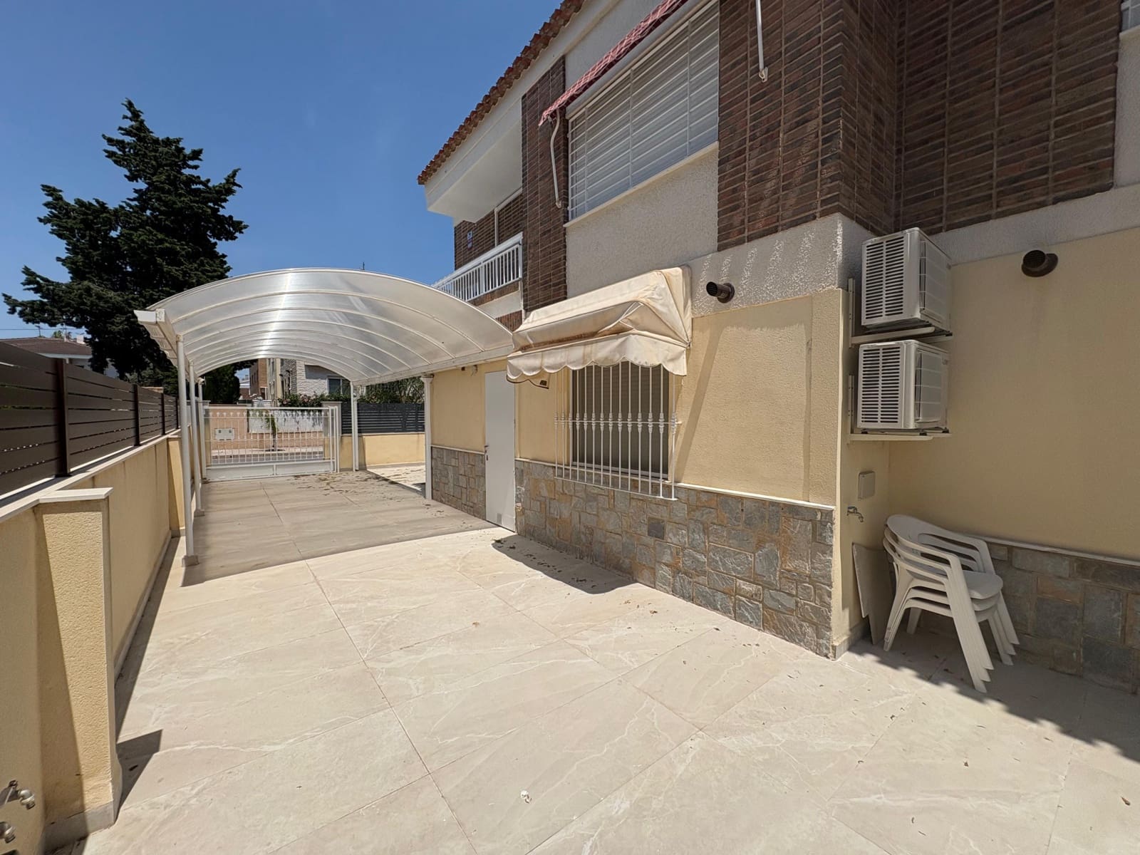 4 bedroom Apartment for sale in Los Narejos with garage - € 380,000 (Ref: 9875949)