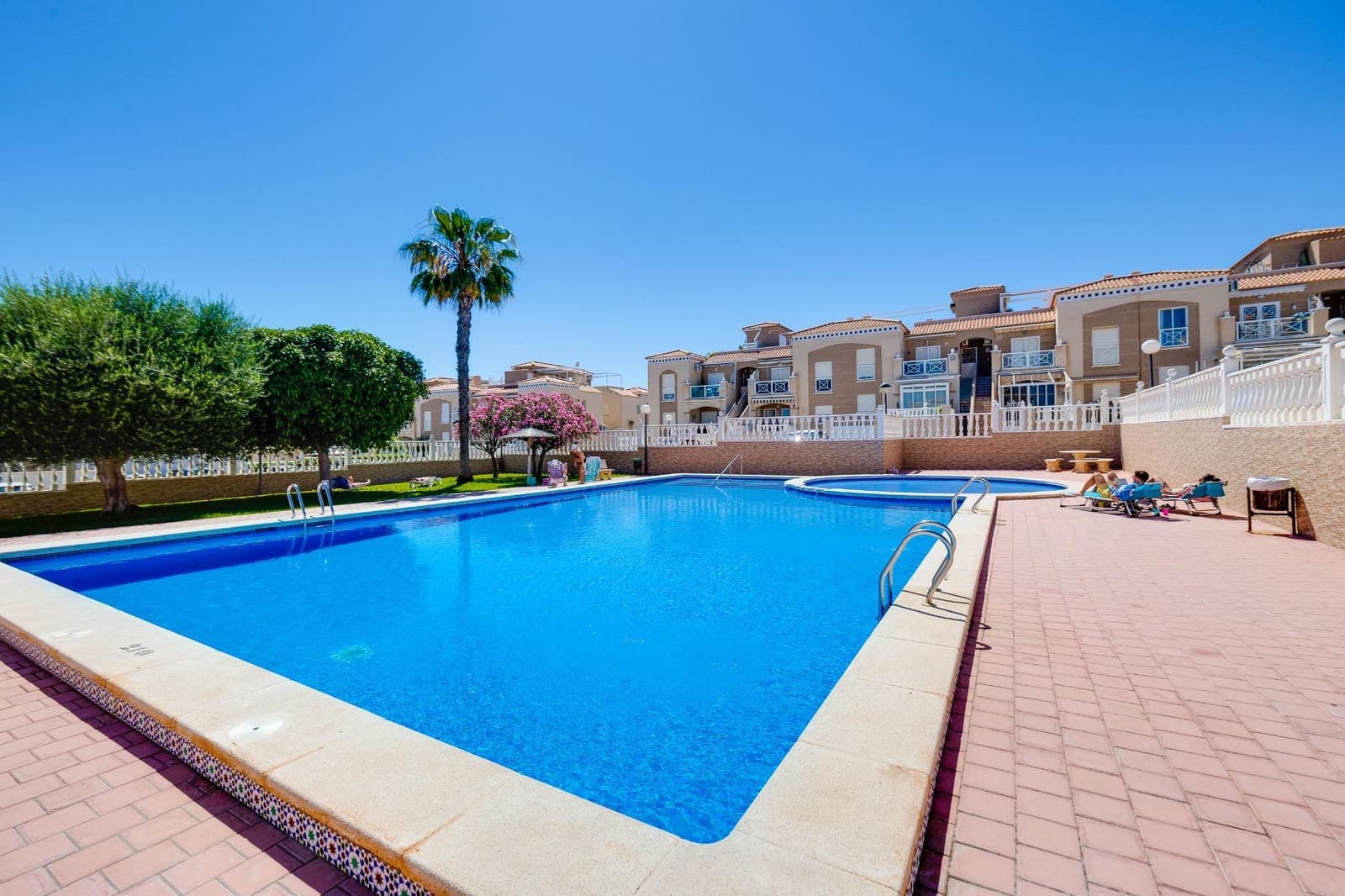 2 sypialnia Bungalow na sprzedaż w Torrevieja z basenem - 179 900 € (Ref: 9875959)