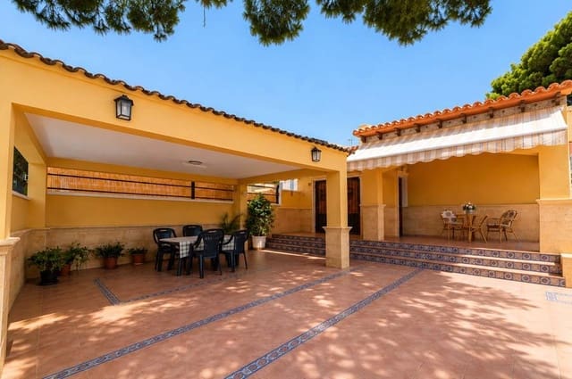 3 soverom Kjedet enebolig til salgs i Orihuela med garasje - € 547 000 (Ref: 9878242)