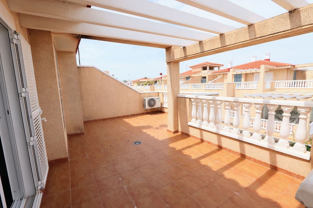 3 slaapkamer Halfvrijstaande villa te koop in Playa Flamenca met zwembad garage - € 310.000 (Ref: 9878250)