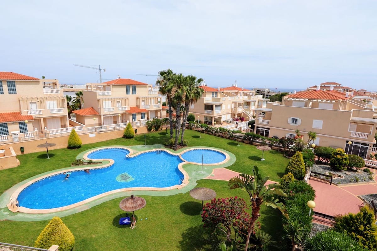 3 slaapkamer Halfvrijstaande villa te koop in Playa Flamenca met zwembad garage - € 310.000 (Ref: 9878250)
