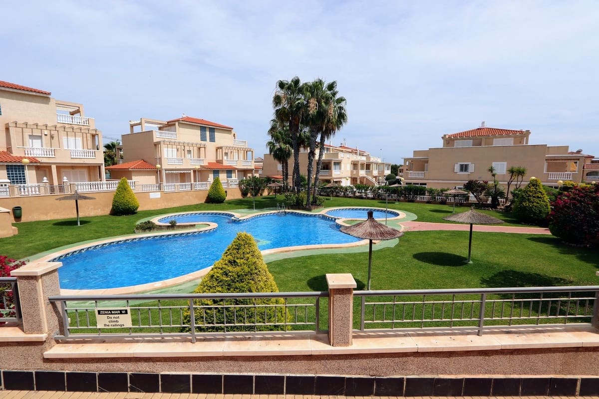 3 slaapkamer Halfvrijstaande villa te koop in Playa Flamenca met zwembad garage - € 310.000 (Ref: 9878250)
