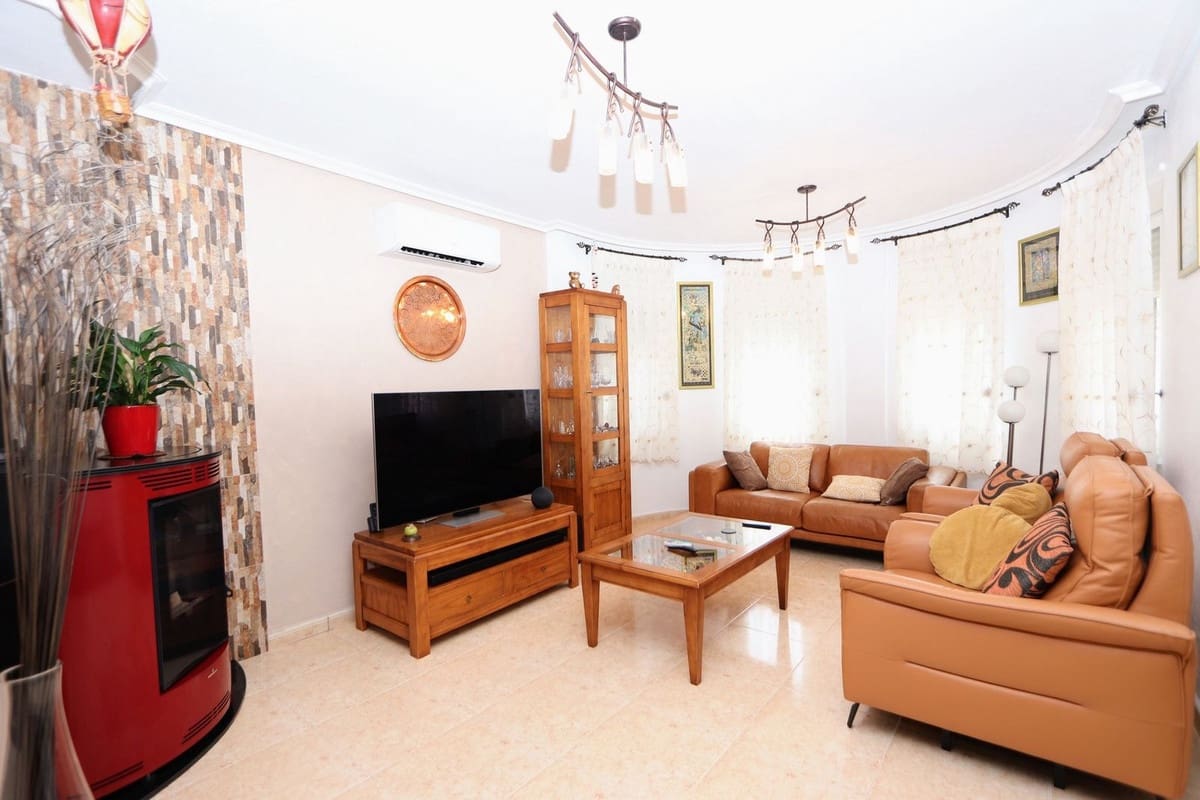 3 Zimmer Villa zu verkaufen in Sucina mit Garage - 275.000 € (Ref: 9878251)
