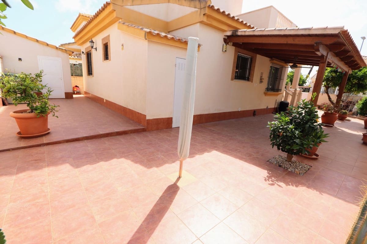 3 Zimmer Villa zu verkaufen in Sucina mit Garage - 275.000 € (Ref: 9878251)