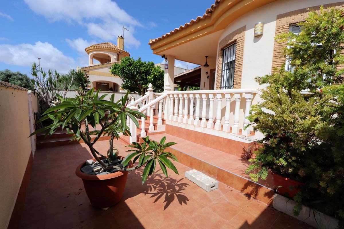 3 Zimmer Villa zu verkaufen in Sucina mit Garage - 275.000 € (Ref: 9878251)