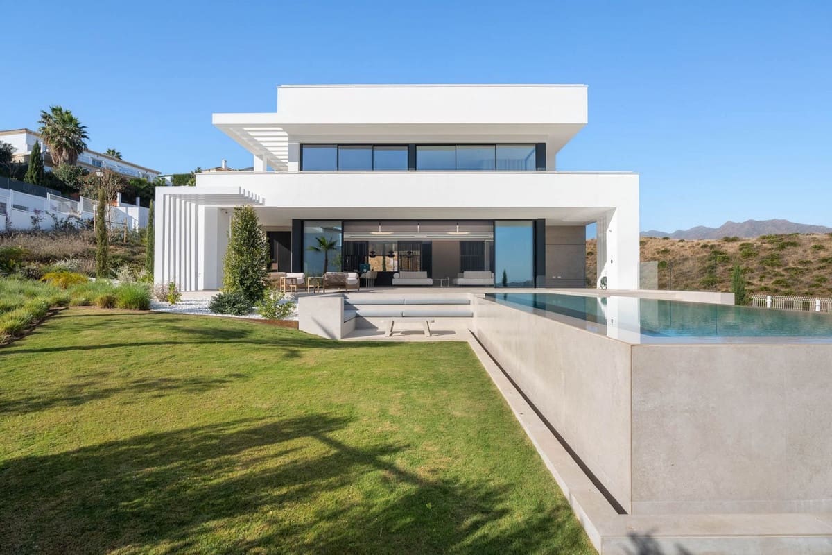 4 makuuhuone Huvila myytävänä paikassa La Cala Golf mukana uima-altaan - 2 795 000 € (Ref: 9880760)