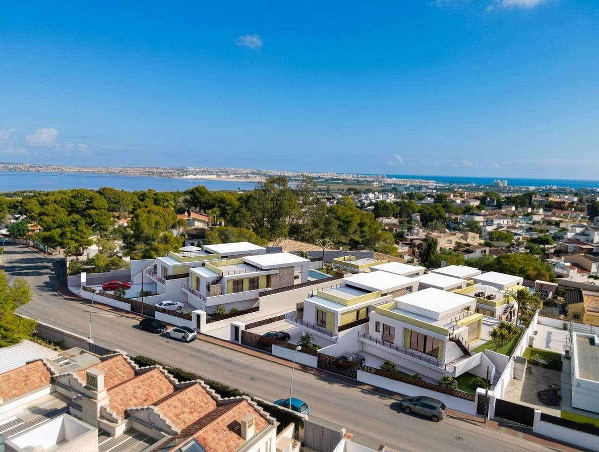 3 bedroom Bungalow for sale in Torrevieja with pool - € 725,000 (Ref: 9880761)