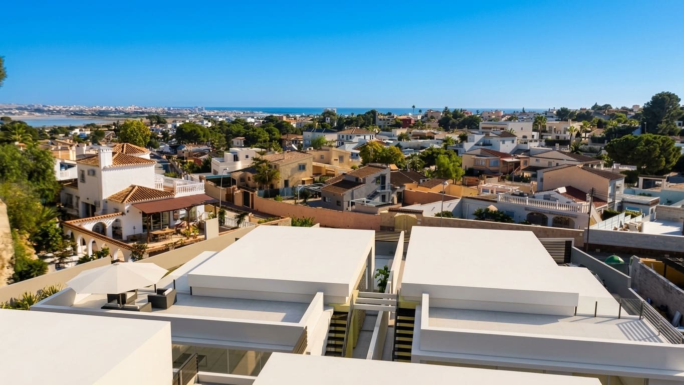 3 bedroom Bungalow for sale in Torrevieja with pool - € 725,000 (Ref: 9880761)