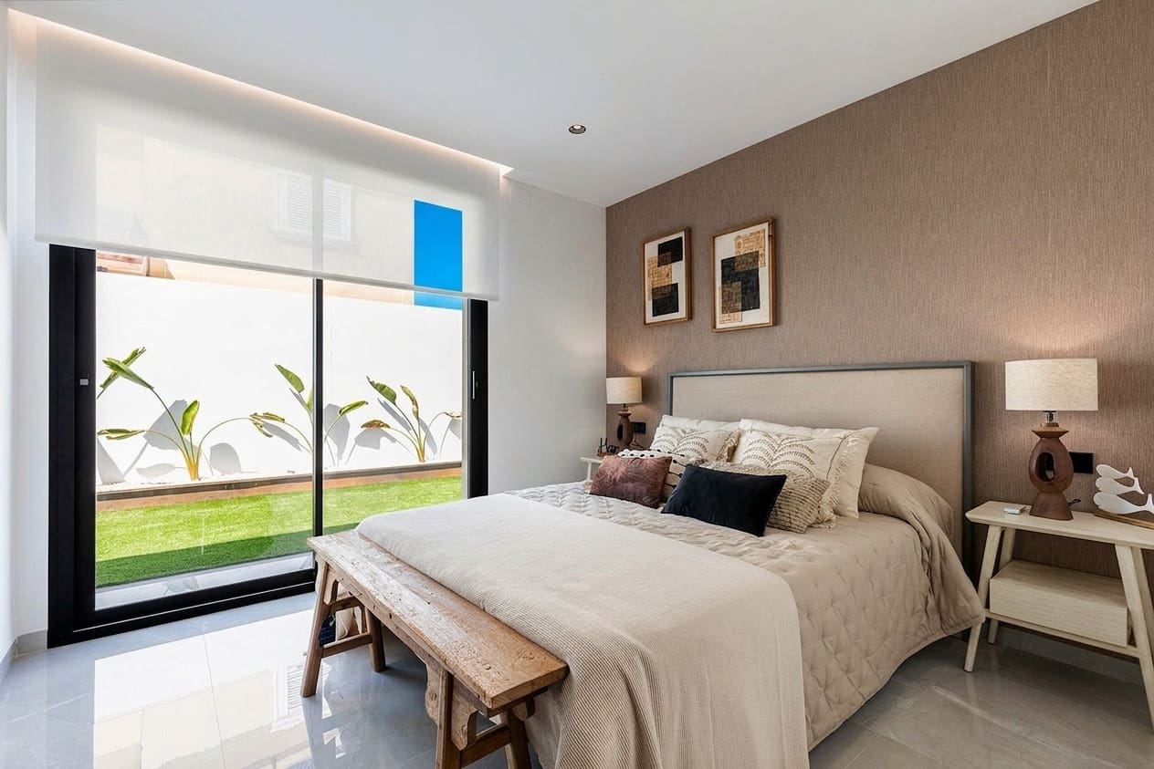 3 bedroom Bungalow for sale in Torrevieja with pool - € 725,000 (Ref: 9880761)