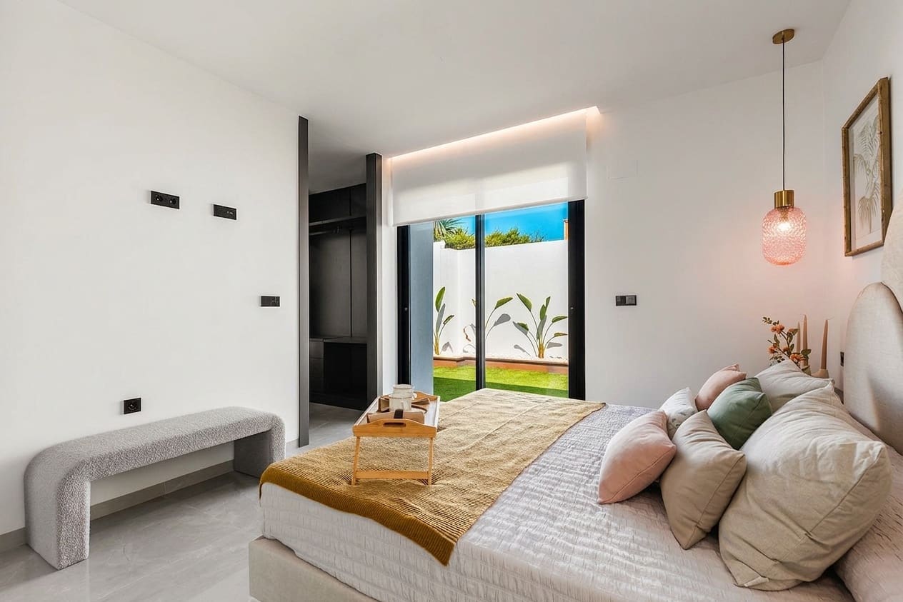 3 bedroom Bungalow for sale in Torrevieja with pool - € 725,000 (Ref: 9880761)