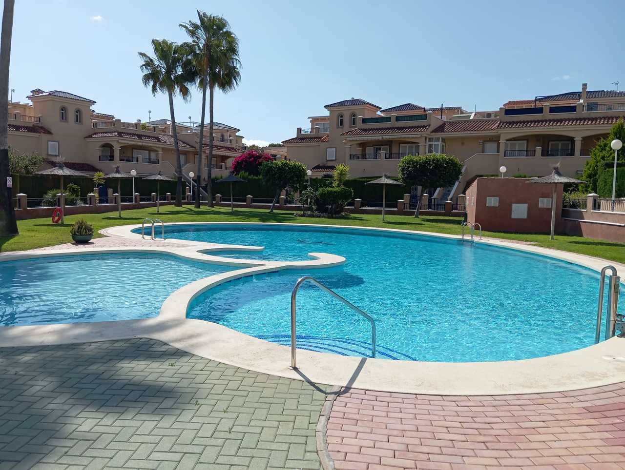 3 slaapkamer Huis te koop in Pilar de la Horadada met garage - € 319.000 (Ref: 9880763)