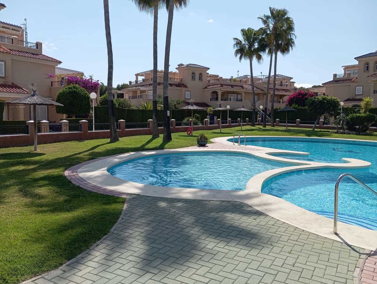 3 slaapkamer Huis te koop in Pilar de la Horadada met garage - € 319.000 (Ref: 9880763)