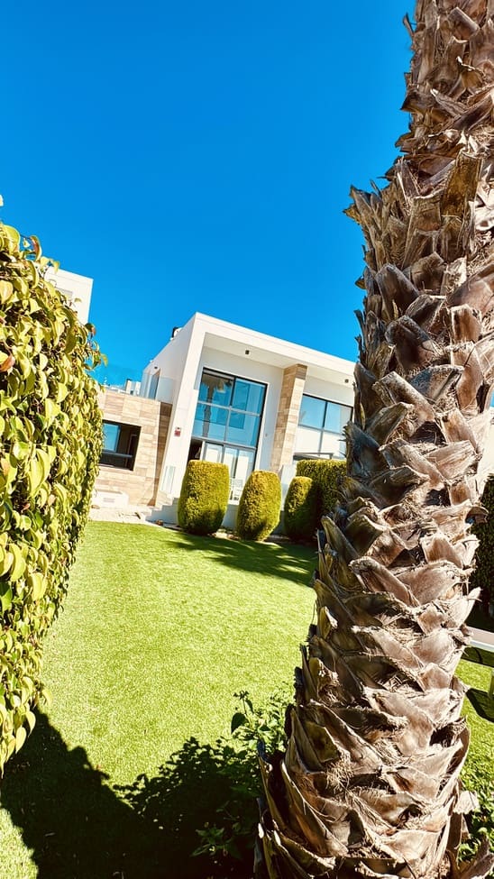 3 slaapkamer Appartement te koop in Orihuela Costa met zwembad - € 425.000 (Ref: 9880767)