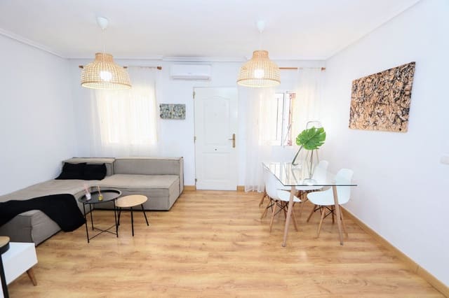 3 soverom Hus til salgs i Playa Flamenca, Orihuela med svømmebasseng garasje - € 285 000 (Ref: 9880775)