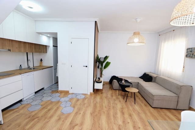 3 soverom Hus til salgs i Playa Flamenca, Orihuela med svømmebasseng garasje - € 285 000 (Ref: 9880775)