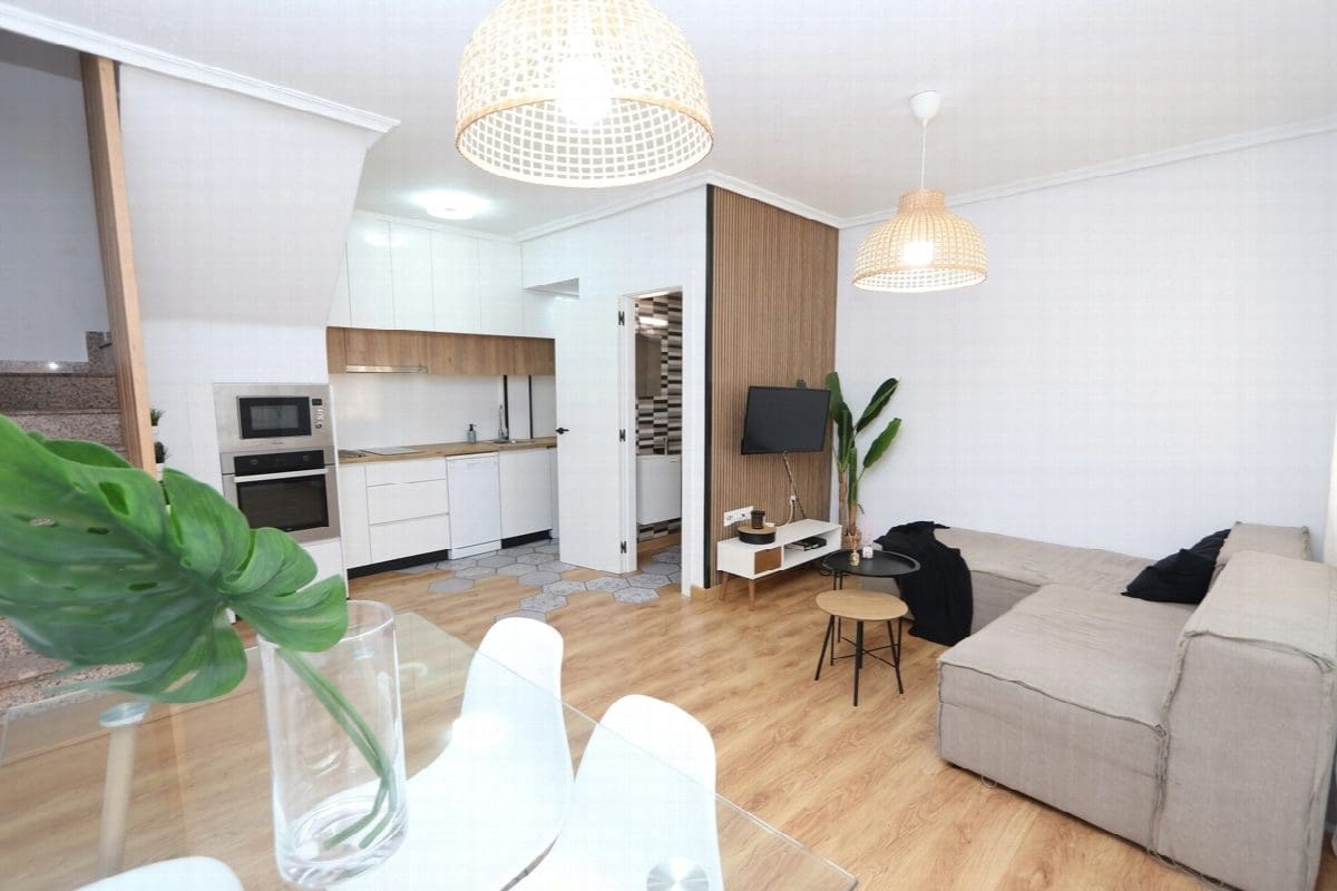 3 sypialnia Willa na sprzedaż w Orihuela z basenem garażem - 285 000 € (Ref: 9880775)