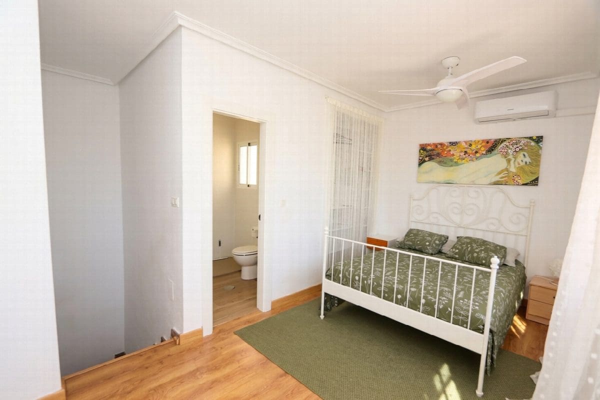 3 sypialnia Willa na sprzedaż w Orihuela z basenem garażem - 285 000 € (Ref: 9880775)
