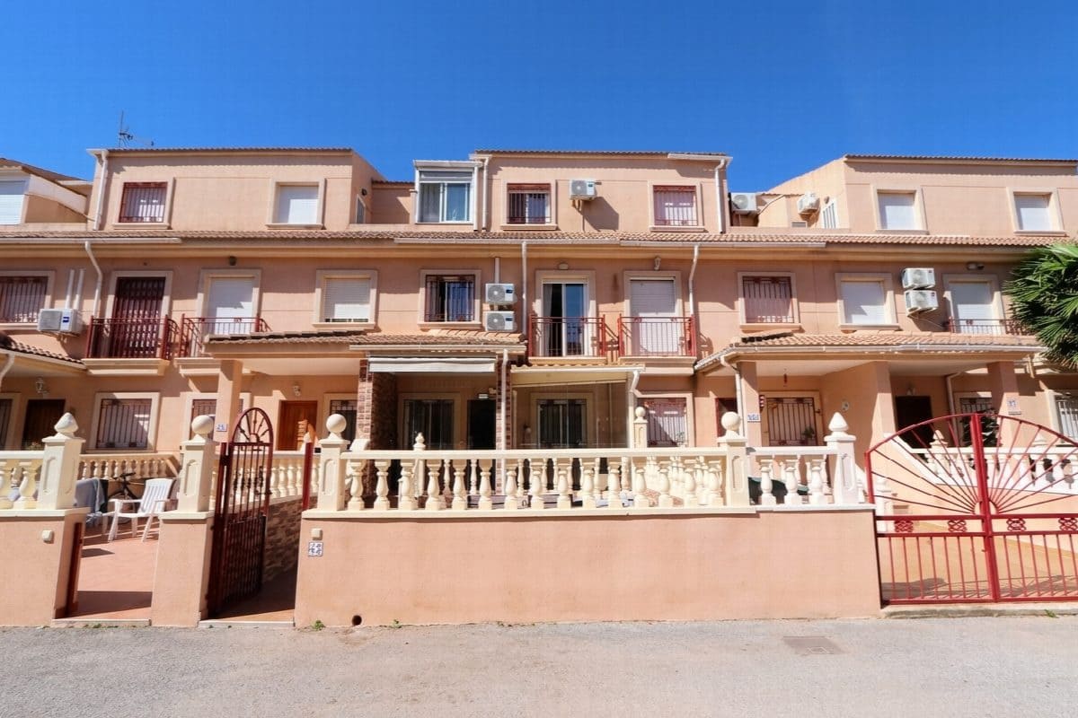 3 sypialnia Willa na sprzedaż w Orihuela z basenem garażem - 285 000 € (Ref: 9880775)