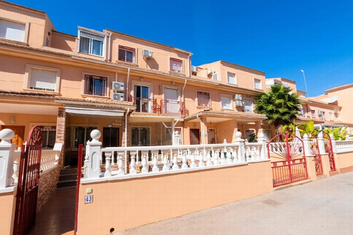 3 sypialnia Willa na sprzedaż w Orihuela z basenem garażem - 285 000 € (Ref: 9880775)