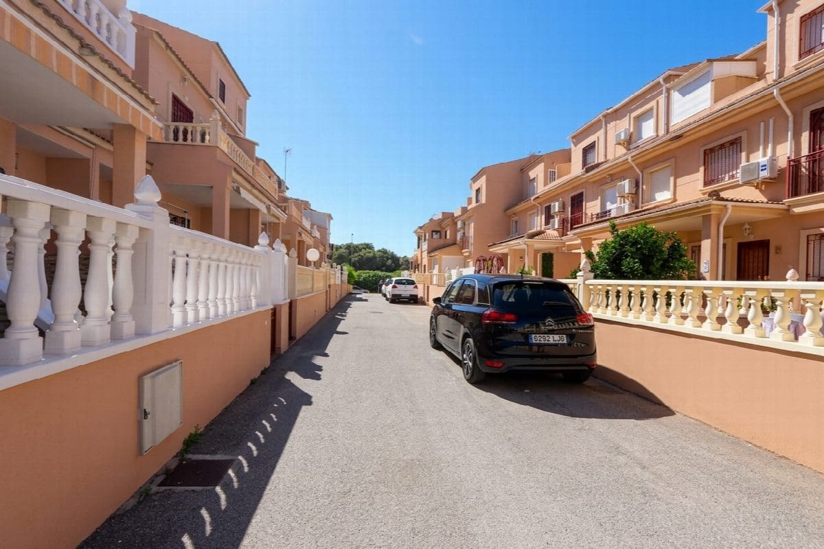 3 sypialnia Willa na sprzedaż w Orihuela z basenem garażem - 285 000 € (Ref: 9880775)