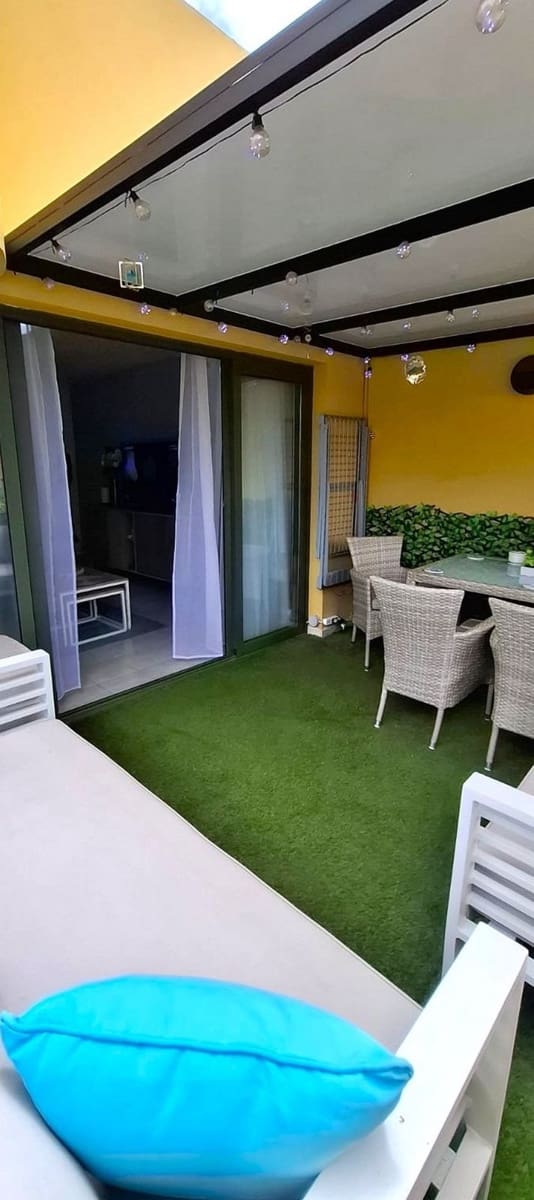 1 bedroom Apartment for sale in Corralejo with pool - € 219,000 (Ref: 9884440)
