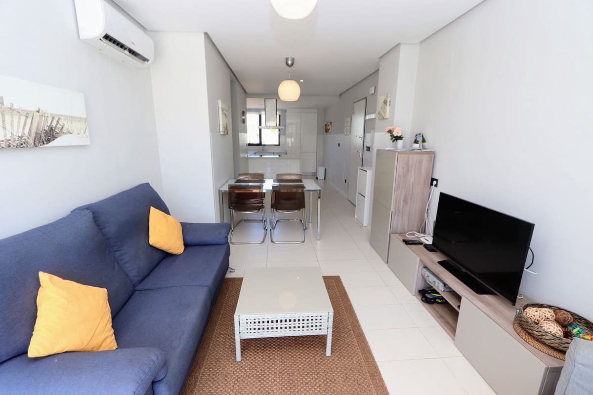 2 soverom Leilighet til salgs i Villamartin med svømmebasseng garasje - € 234 000 (Ref: 9884442)