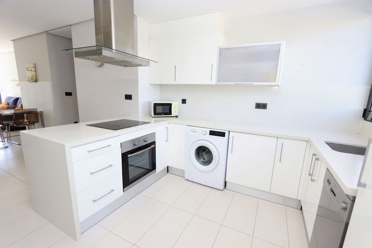 2 soverom Leilighet til salgs i Villamartin med svømmebasseng garasje - € 234 000 (Ref: 9884442)