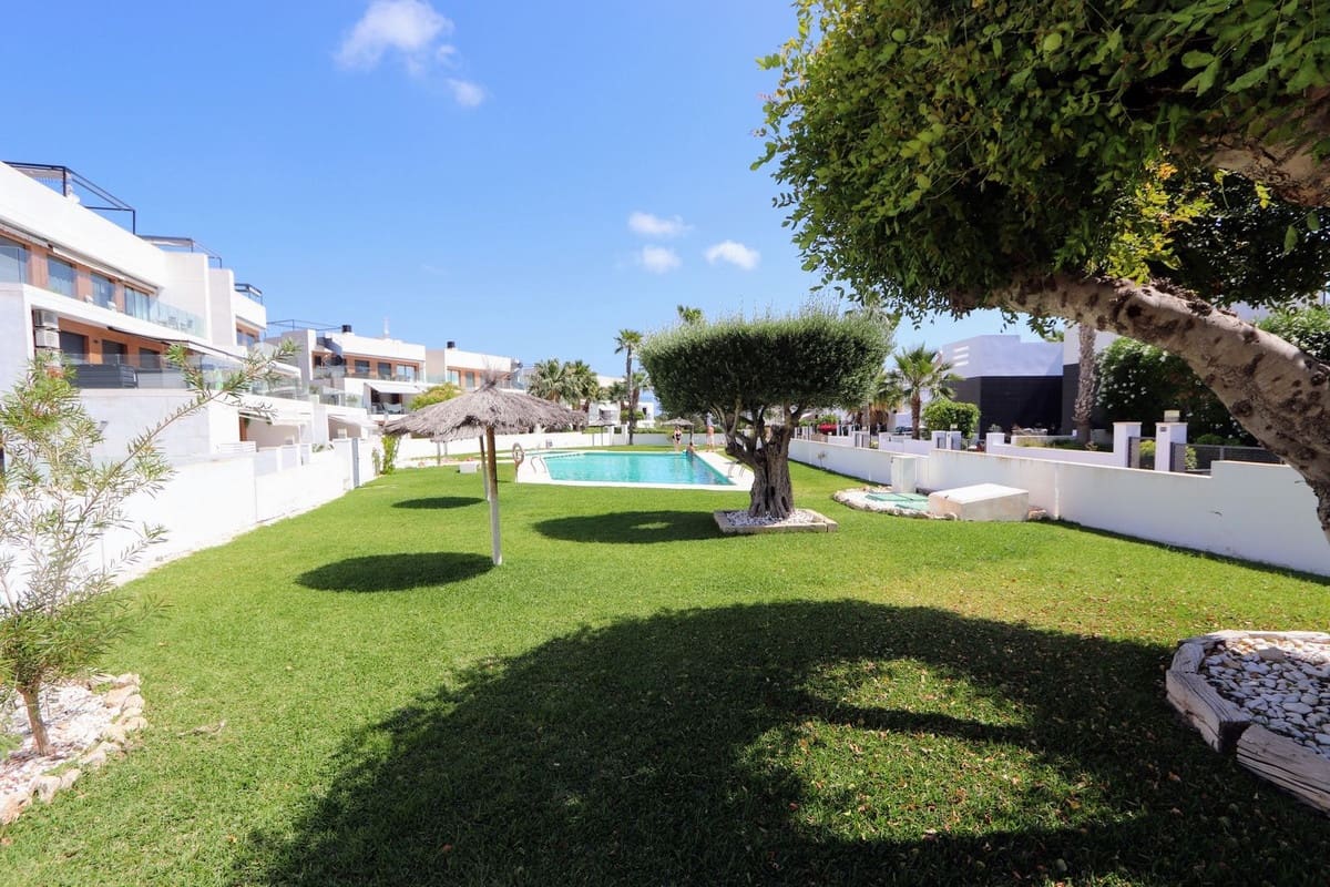 2 soverom Leilighet til salgs i Villamartin med svømmebasseng garasje - € 234 000 (Ref: 9884442)