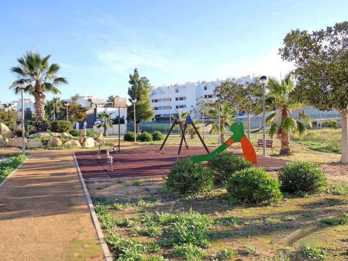 2 soverom Leilighet til salgs i Villamartin med svømmebasseng garasje - € 234 000 (Ref: 9884442)