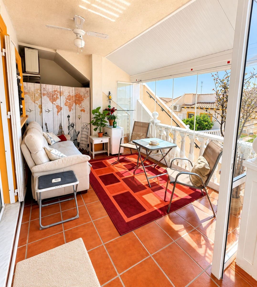 2 makuuhuone Huoneisto myytävänä paikassa Cabo Roig mukana uima-altaan - 164 995 € (Ref: 9884444)