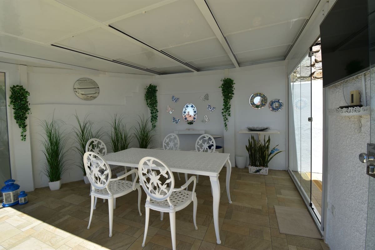 4 bedroom Villa for sale in Benalmadena with pool garage - € 1,100,000 (Ref: 9884448)