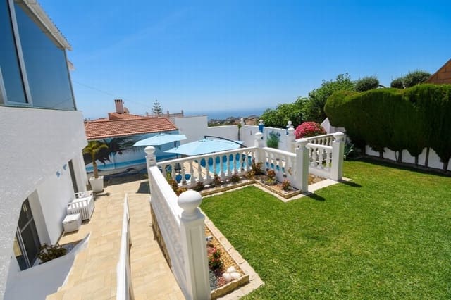 Chalet de 4 habitaciones en Parque de la Paloma, Benalmádena en venta con piscina garaje - 1.100.000 € (Ref: 9884448)