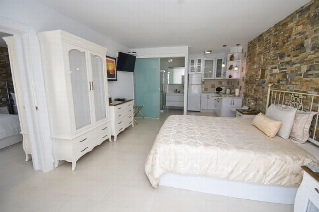 Chalet de 4 habitaciones en Parque de la Paloma, Benalmádena en venta con piscina garaje - 1.100.000 € (Ref: 9884448)