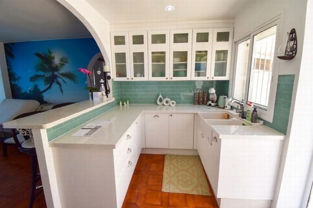 Chalet de 4 habitaciones en Parque de la Paloma, Benalmádena en venta con piscina garaje - 1.100.000 € (Ref: 9884448)